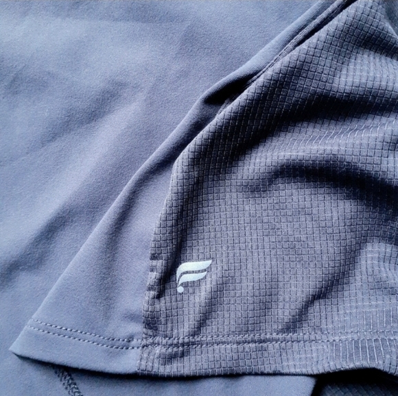 Fabletics women chinced back dark gray long sleeve top, size Medium - Picture 10 of 12